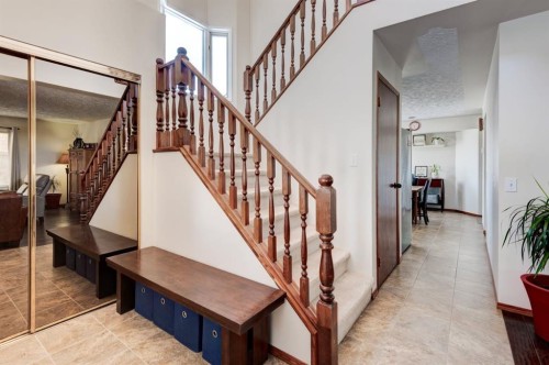 4 Cedargrove Way Sw, Calgary, AB - Indoor Photo Showing Other Room