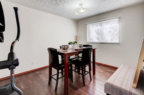 4 Cedargrove Way Sw, Calgary, AB - Indoor Photo Showing Dining Room
