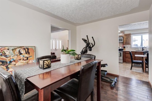 4 Cedargrove Way Sw, Calgary, AB - Indoor