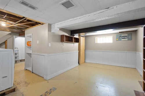 928 18A Street Ne, Calgary, AB - Indoor Photo Showing Basement