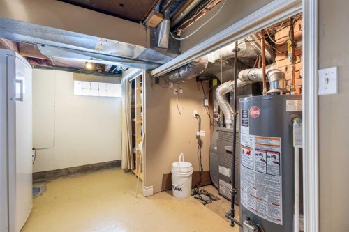 928 18A Street Ne, Calgary, AB - Indoor Photo Showing Basement