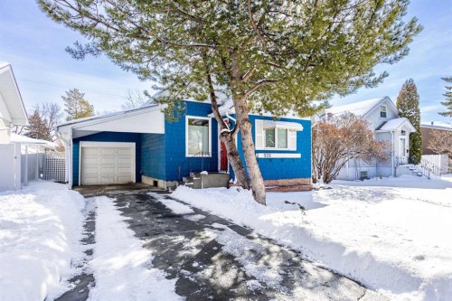 928 18A Street Ne, Calgary, AB - Outdoor With Facade