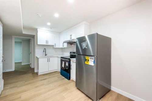 568 Legacy Circle Se, Calgary, AB - Indoor Photo Showing Kitchen