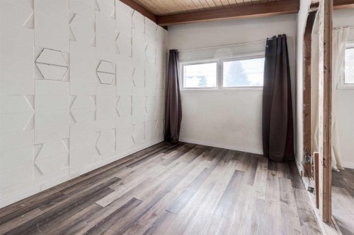 717 67 Avenue Sw, Calgary, AB - Indoor Photo Showing Other Room