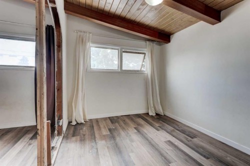 717 67 Avenue Sw, Calgary, AB - Indoor Photo Showing Other Room
