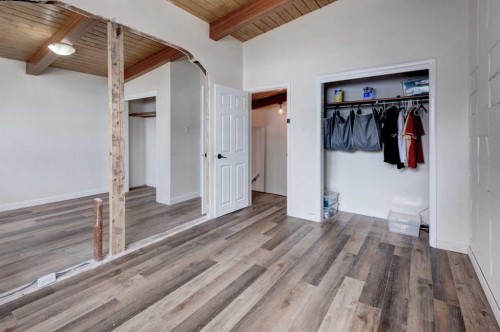 717 67 Avenue Sw, Calgary, AB - Indoor Photo Showing Other Room
