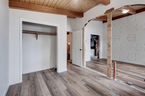 717 67 Avenue Sw, Calgary, AB - Indoor Photo Showing Other Room
