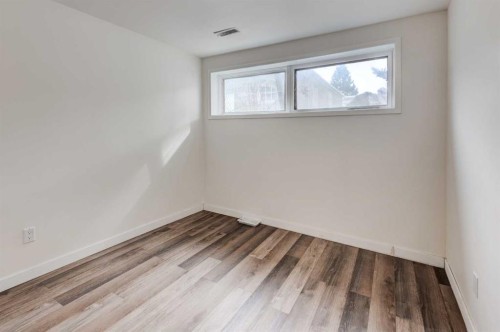 717 67 Avenue Sw, Calgary, AB - Indoor Photo Showing Other Room