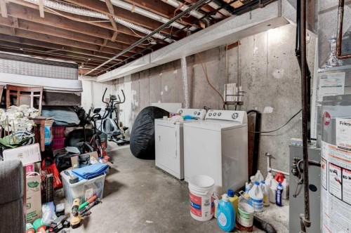 717 67 Avenue Sw, Calgary, AB - Indoor Photo Showing Laundry Room