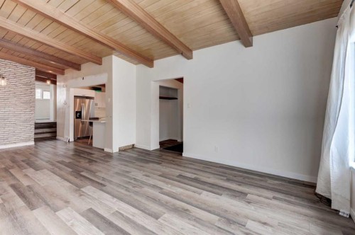 717 67 Avenue Sw, Calgary, AB - Indoor Photo Showing Other Room