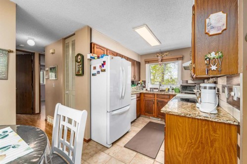 71 Sunmills Drive Se, Calgary, AB - Indoor Photo Showing Kitchen With Double Sink