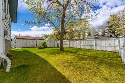 71 Sunmills Drive Se, Calgary, AB - Outdoor With Backyard