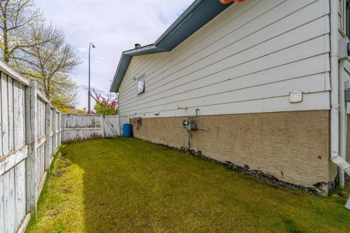 71 Sunmills Drive Se, Calgary, AB - Outdoor With Exterior