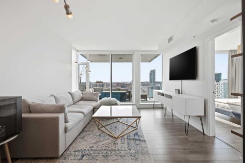 1606-519 Riverfront Avenue Se, Calgary, AB - Indoor Photo Showing Living Room
