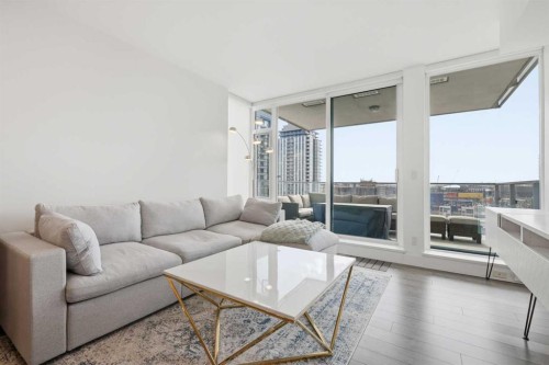 1606-519 Riverfront Avenue Se, Calgary, AB - Indoor Photo Showing Living Room