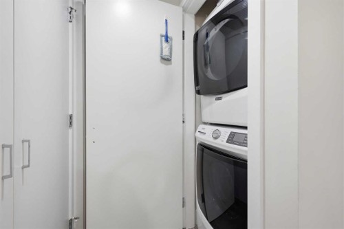 1606-519 Riverfront Avenue Se, Calgary, AB - Indoor Photo Showing Laundry Room