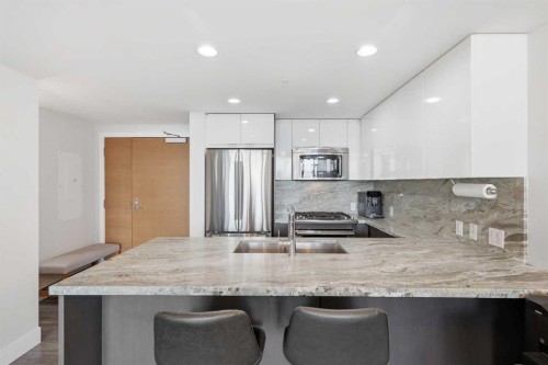 1606-519 Riverfront Avenue Se, Calgary, AB - Indoor Photo Showing Kitchen With Upgraded Kitchen