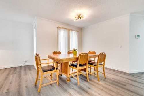 133 6 Avenue Se, Three Hills, AB - Indoor Photo Showing Dining Room
