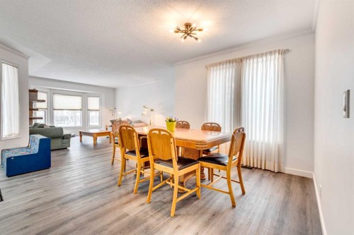 133 6 Avenue Se, Three Hills, AB - Indoor Photo Showing Dining Room