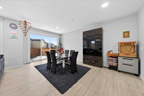 318 Walcrest Way Se, Calgary, AB - Indoor Photo Showing Dining Room