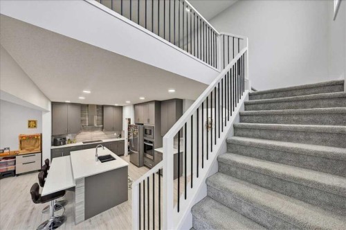 318 Walcrest Way Se, Calgary, AB - Indoor Photo Showing Other Room