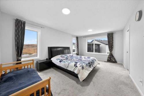 318 Walcrest Way Se, Calgary, AB - Indoor Photo Showing Bedroom