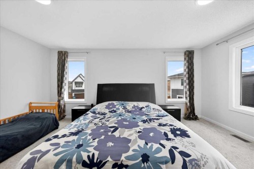 318 Walcrest Way Se, Calgary, AB - Indoor Photo Showing Bedroom
