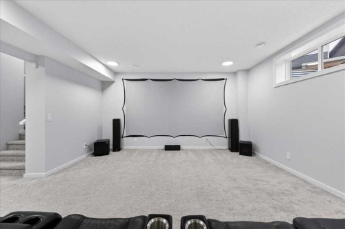 318 Walcrest Way Se, Calgary, AB - Indoor Photo Showing Other Room