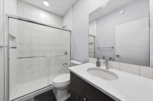 318 Walcrest Way Se, Calgary, AB - Indoor Photo Showing Bathroom