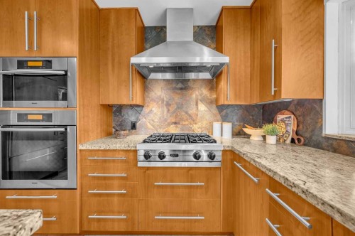 10012 Willowview Road Se, Calgary, AB - Indoor Photo Showing Kitchen