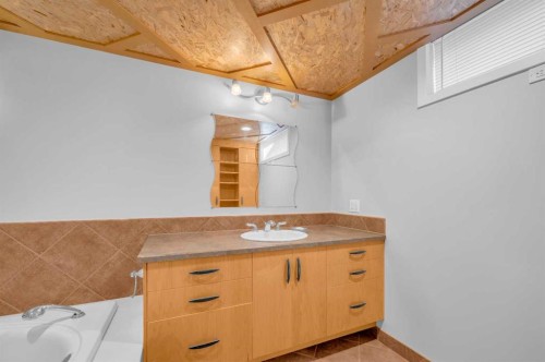 10012 Willowview Road Se, Calgary, AB - Indoor Photo Showing Other Room