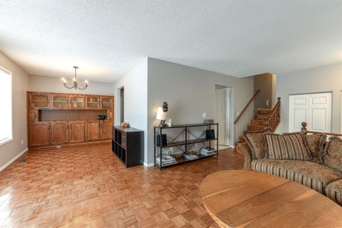 824 Whitemont Drive Ne, Calgary, AB - Indoor Photo Showing Living Room