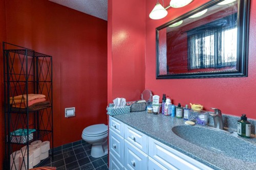 824 Whitemont Drive Ne, Calgary, AB - Indoor Photo Showing Bathroom