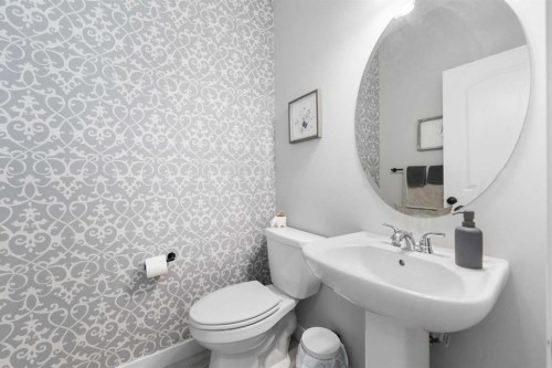 141 Boulder Creek Place, Langdon, AB - Indoor Photo Showing Bathroom