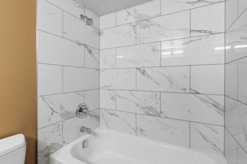 14D-80 Galbraith Drive Sw, Calgary, AB - Indoor Photo Showing Bathroom
