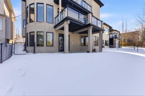 8 Coulee Park Sw, Calgary, AB - Outdoor