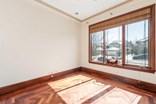 8 Coulee Park Sw, Calgary, AB - Indoor Photo Showing Other Room