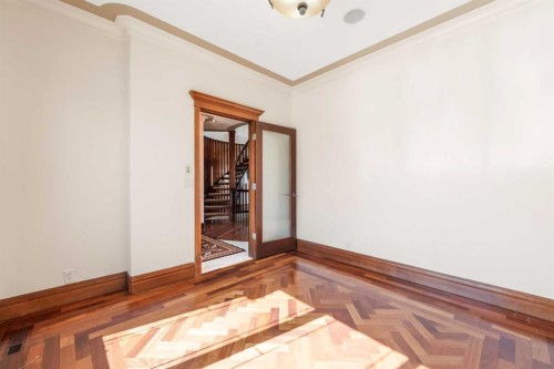 8 Coulee Park Sw, Calgary, AB - Indoor Photo Showing Other Room