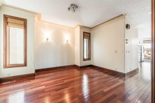 8 Coulee Park Sw, Calgary, AB - Indoor Photo Showing Other Room