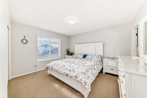 241 Los Alamos Place Ne, Calgary, AB - Indoor Photo Showing Bedroom