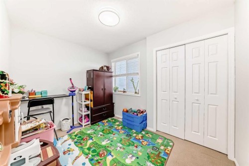 241 Los Alamos Place Ne, Calgary, AB - Indoor Photo Showing Bedroom