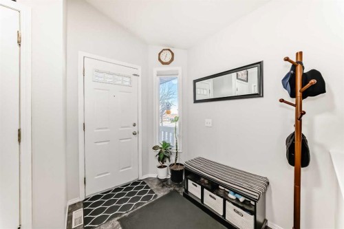 241 Los Alamos Place Ne, Calgary, AB - Indoor Photo Showing Other Room