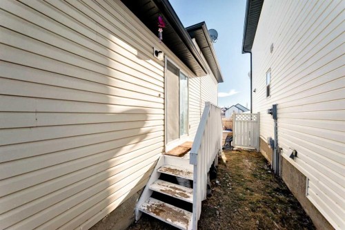241 Los Alamos Place Ne, Calgary, AB - Outdoor With Exterior