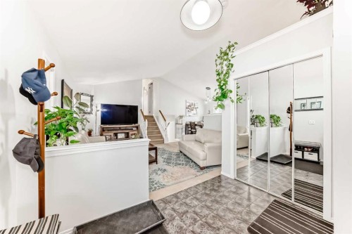 241 Los Alamos Place Ne, Calgary, AB - Indoor