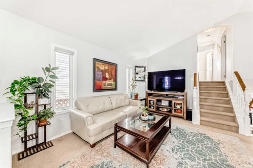 241 Los Alamos Place Ne, Calgary, AB - Indoor Photo Showing Living Room