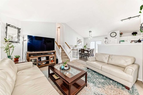 241 Los Alamos Place Ne, Calgary, AB - Indoor Photo Showing Living Room