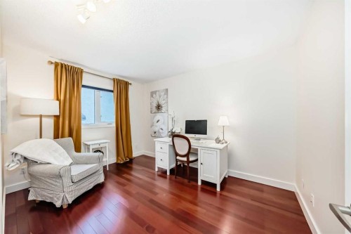 173 Shannon Hill Sw, Calgary, AB - Indoor Photo Showing Office