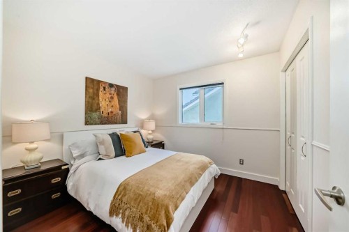 173 Shannon Hill Sw, Calgary, AB - Indoor Photo Showing Bedroom