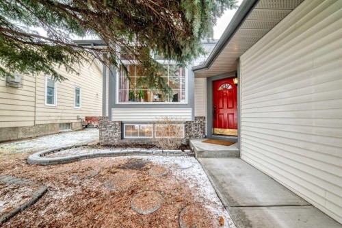 173 Shannon Hill Sw, Calgary, AB - Outdoor