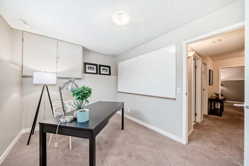 173 Shannon Hill Sw, Calgary, AB - Indoor
